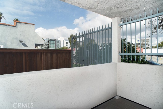 1425 Centinela AVE Unit: 1