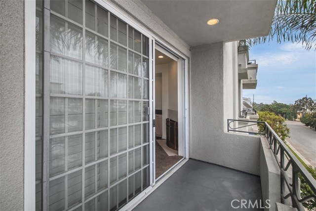 1706 Colby AVE Unit: 301