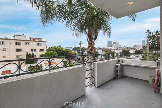 1706 Colby AVE Unit: 301