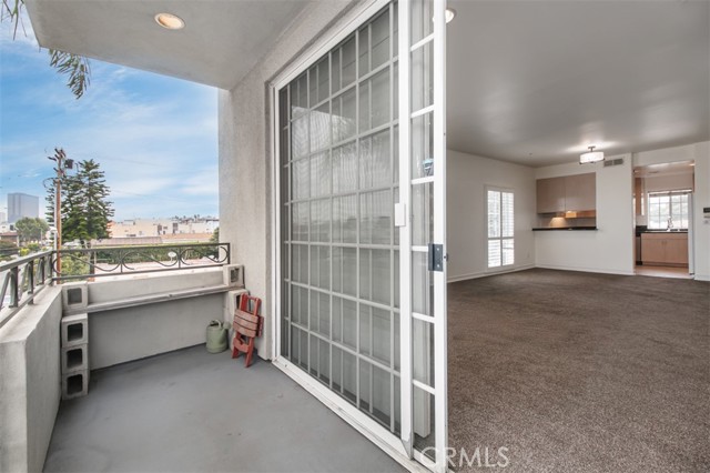 1706 Colby AVE Unit: 301