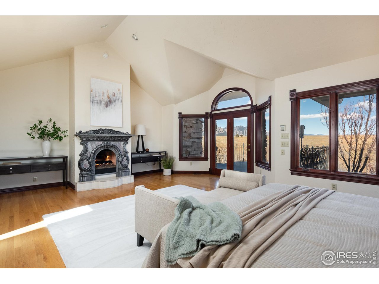 3200 S Foothills Hwy