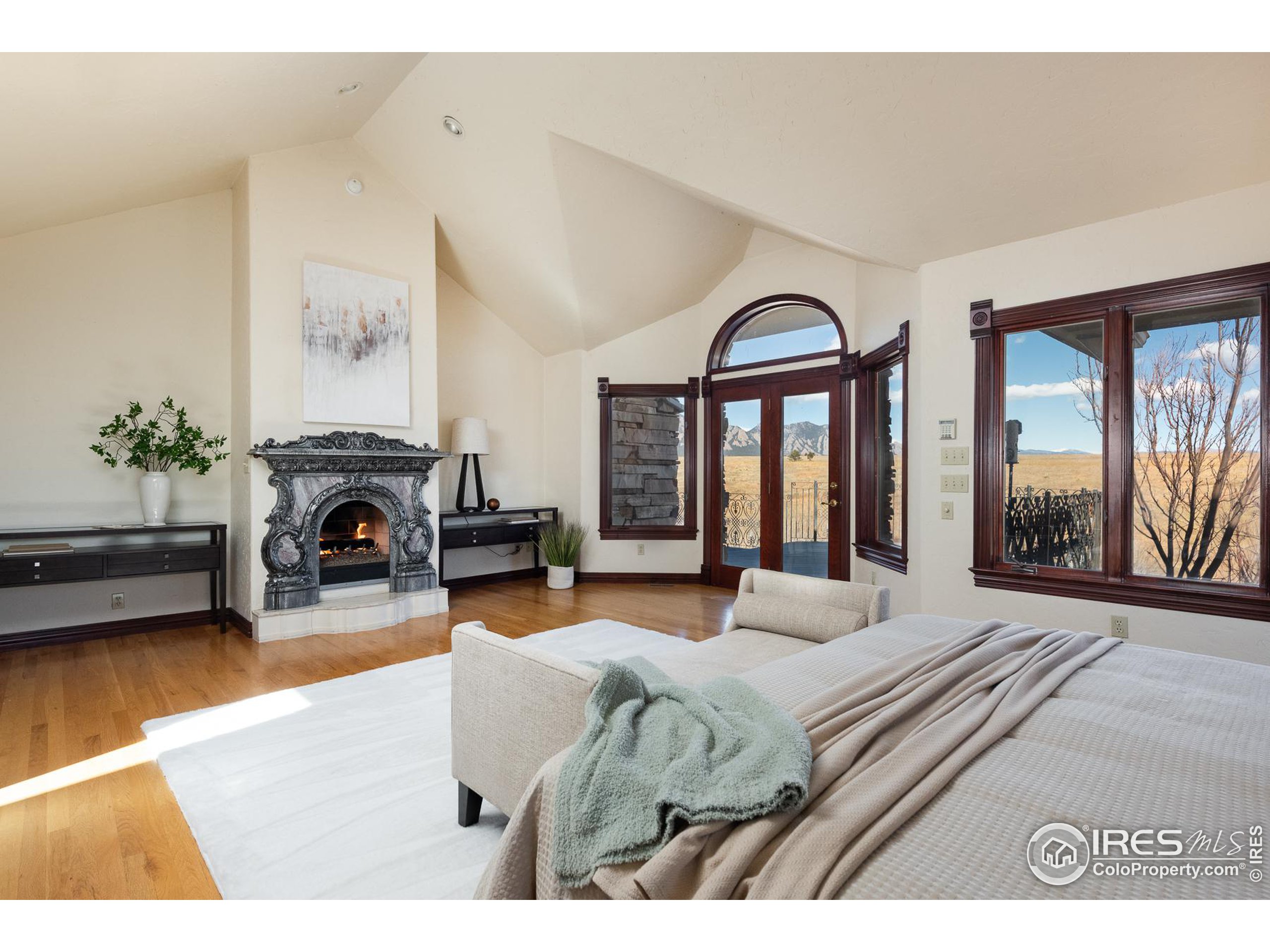 3200 S Foothills Hwy