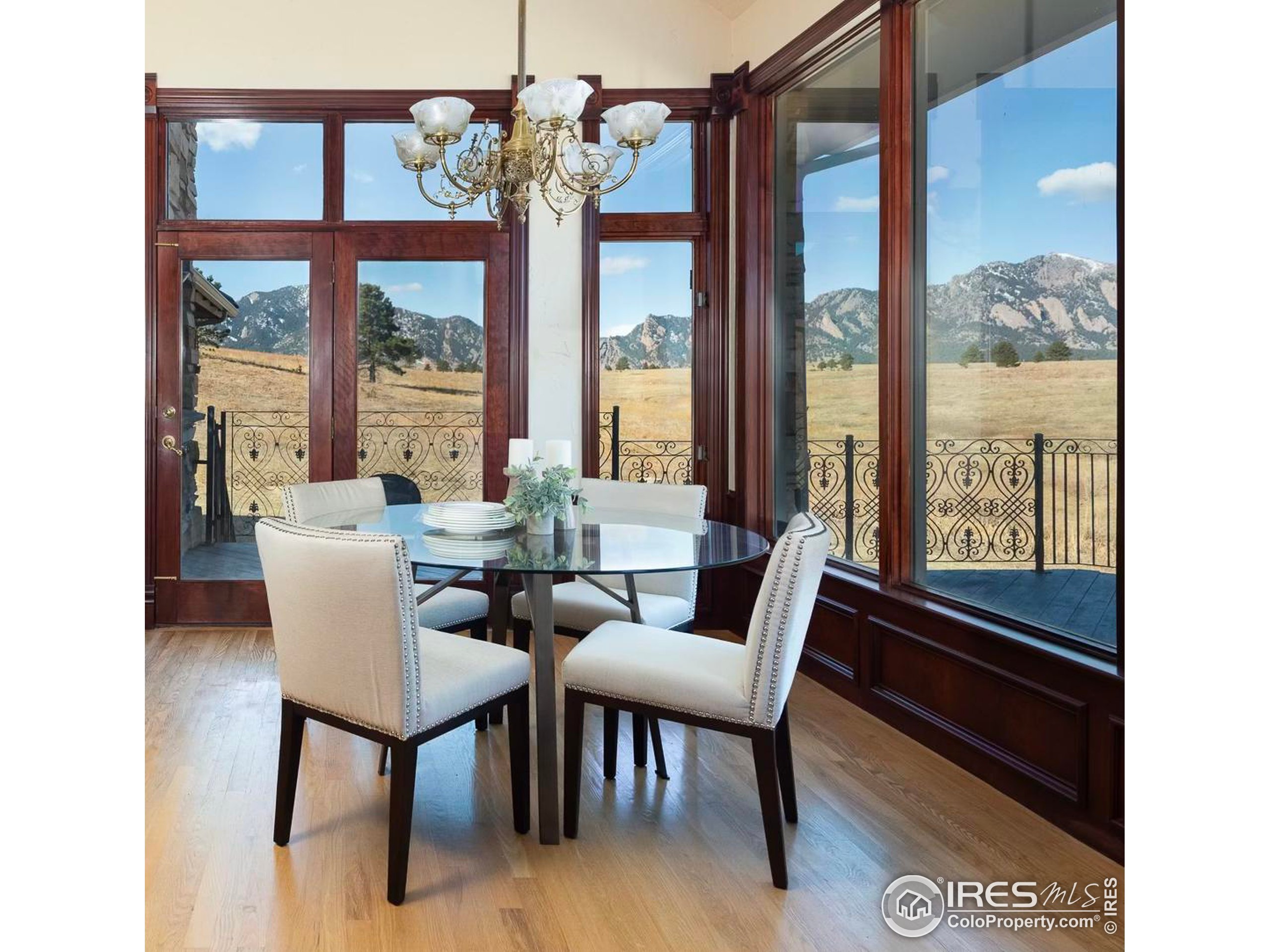 3200 S Foothills Hwy