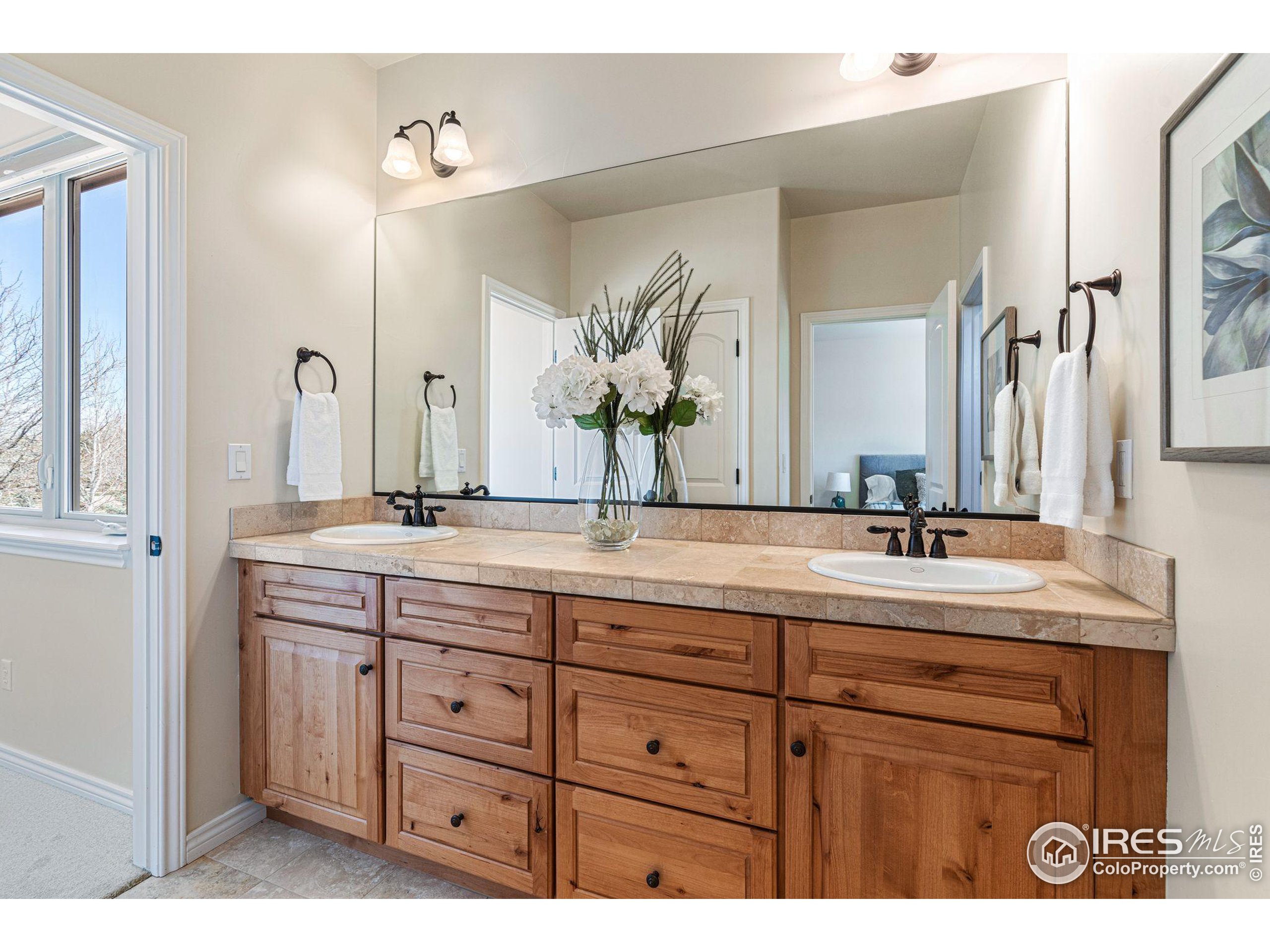 2112 Summerlin Dr