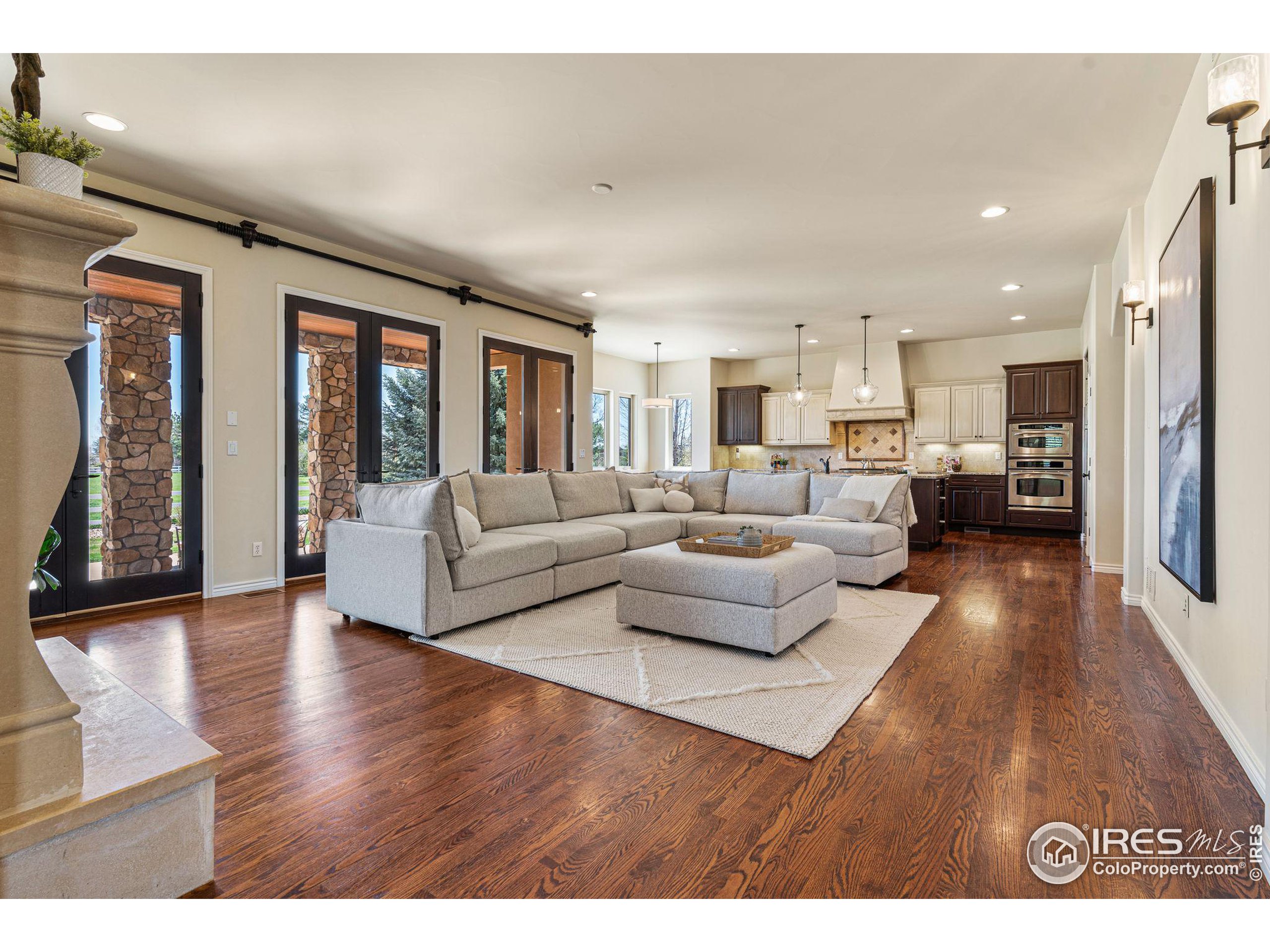2112 Summerlin Dr
