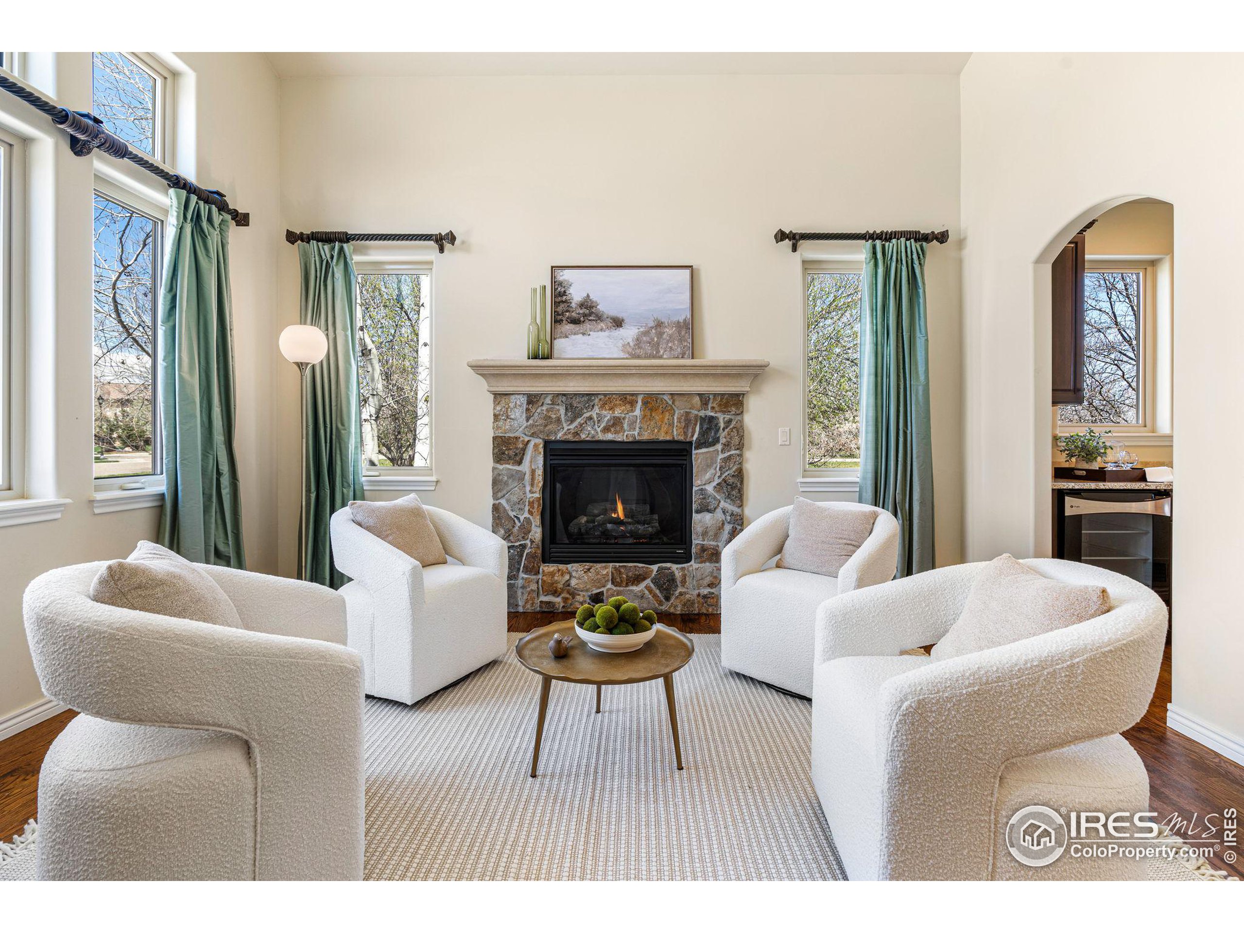 2112 Summerlin Dr