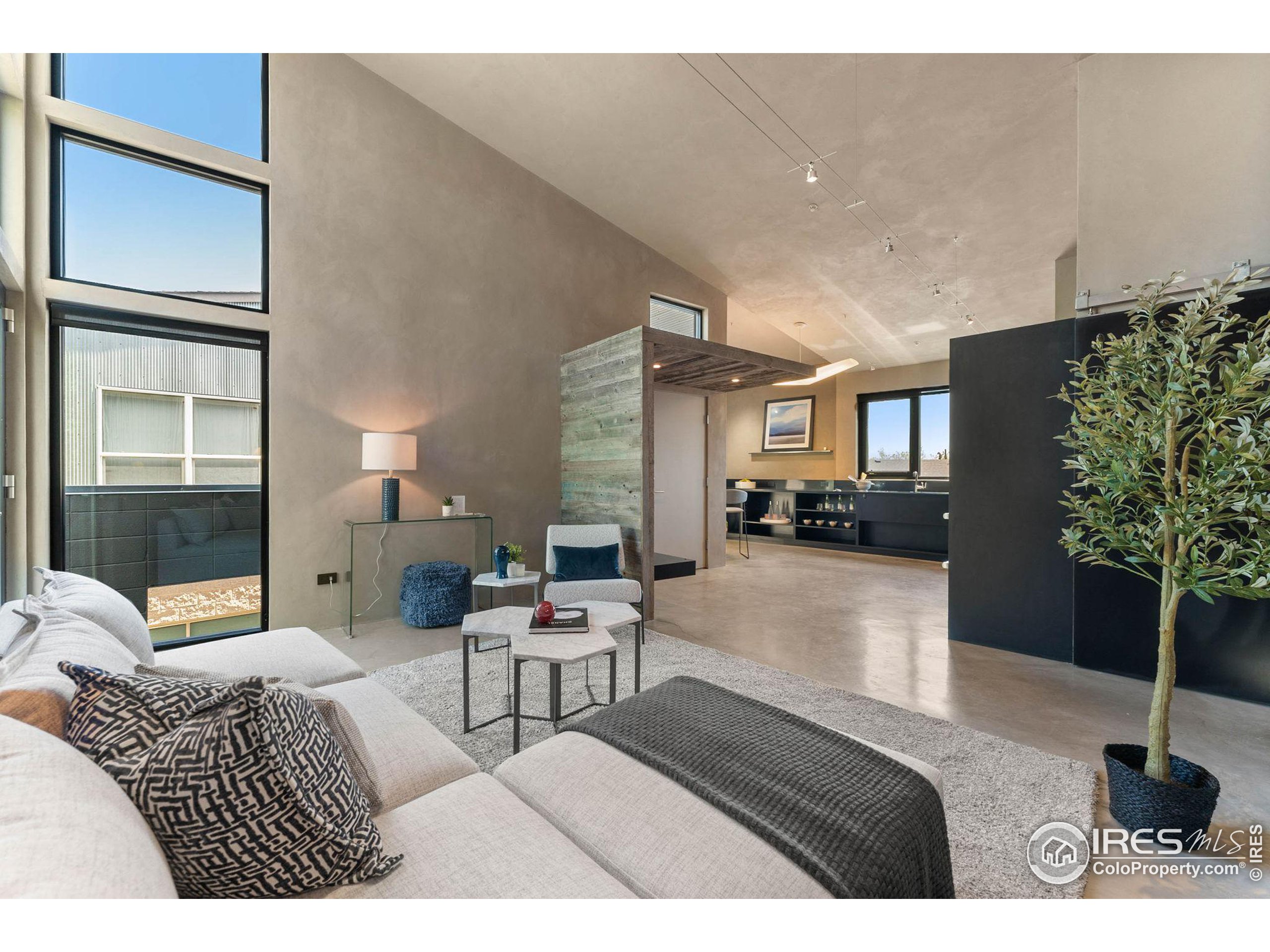 1529 Easy Rider Ln 201