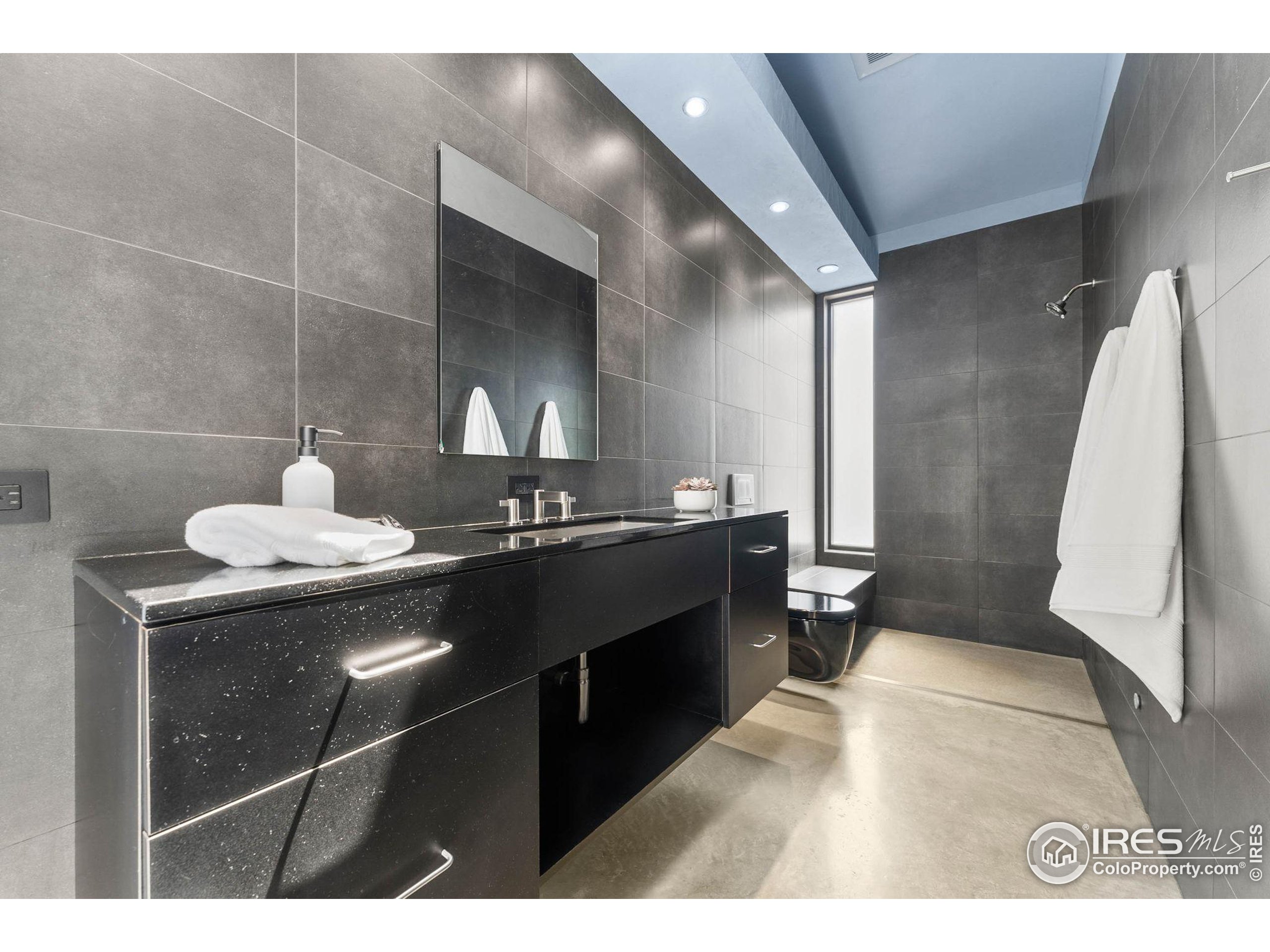 1529 Easy Rider Ln 201