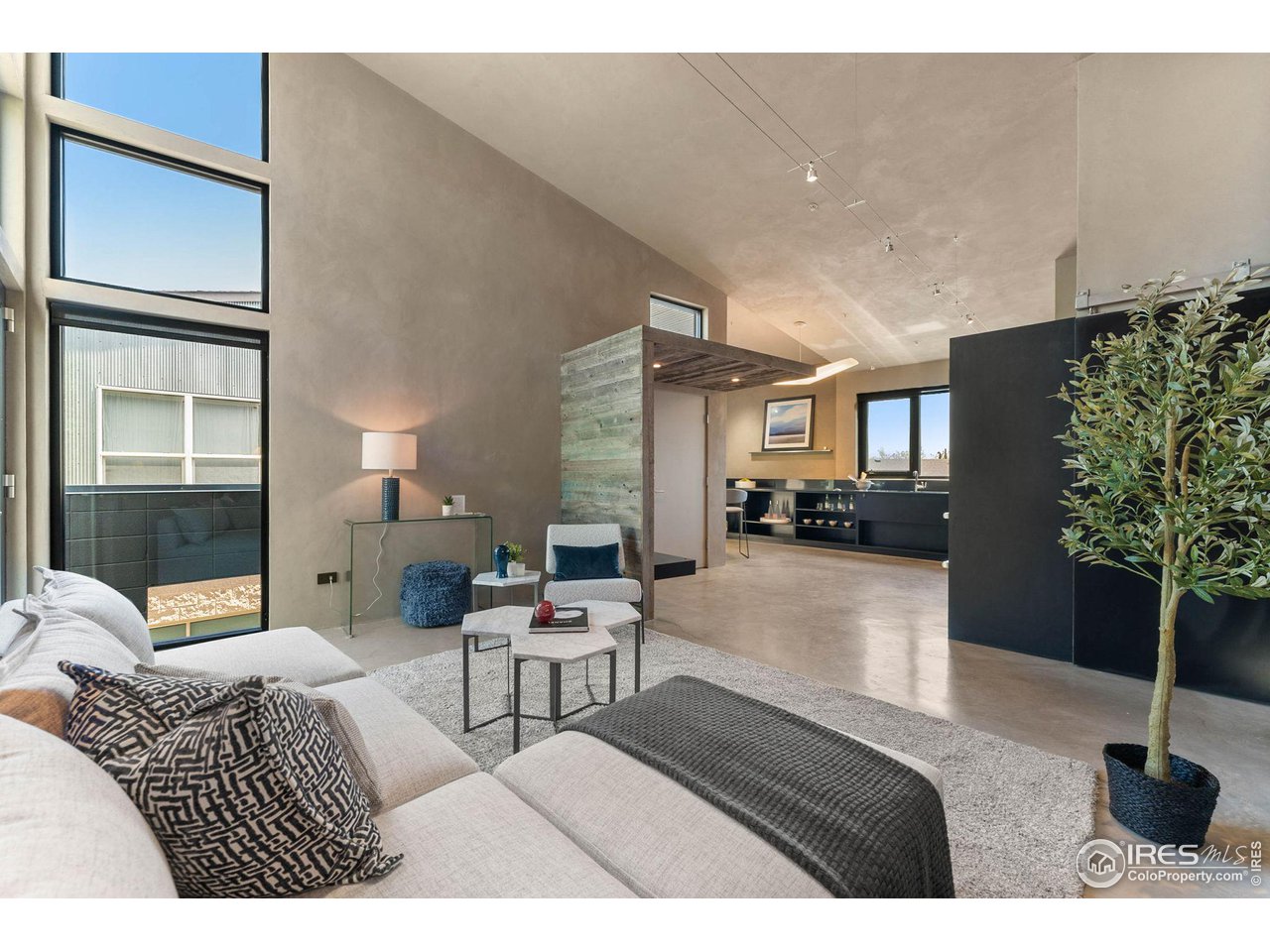 1529 Easy Rider Ln 201