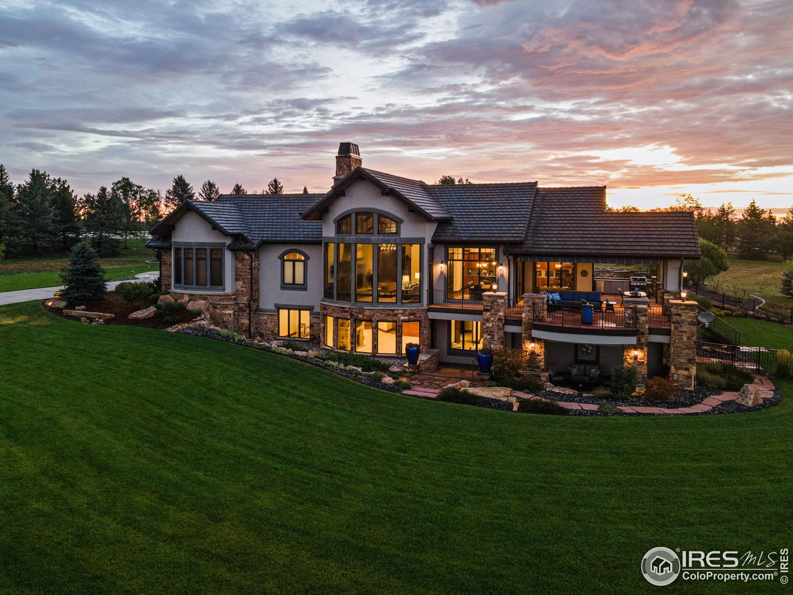 9545 Crystal Ln