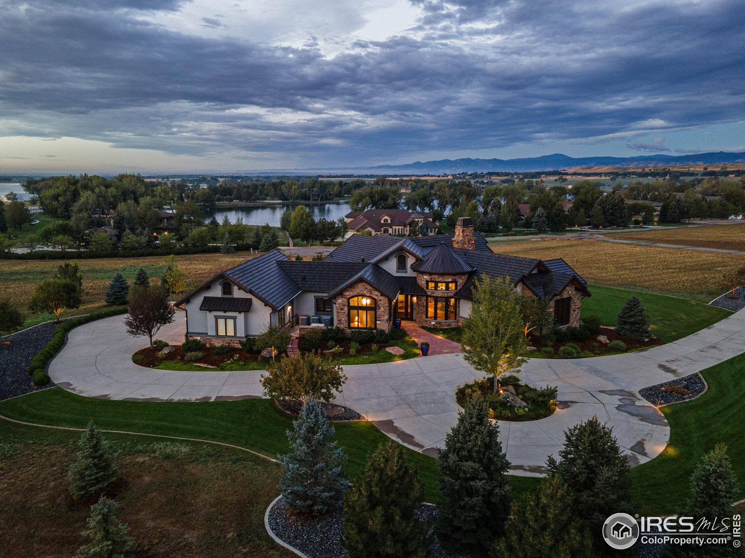 9545 Crystal Ln