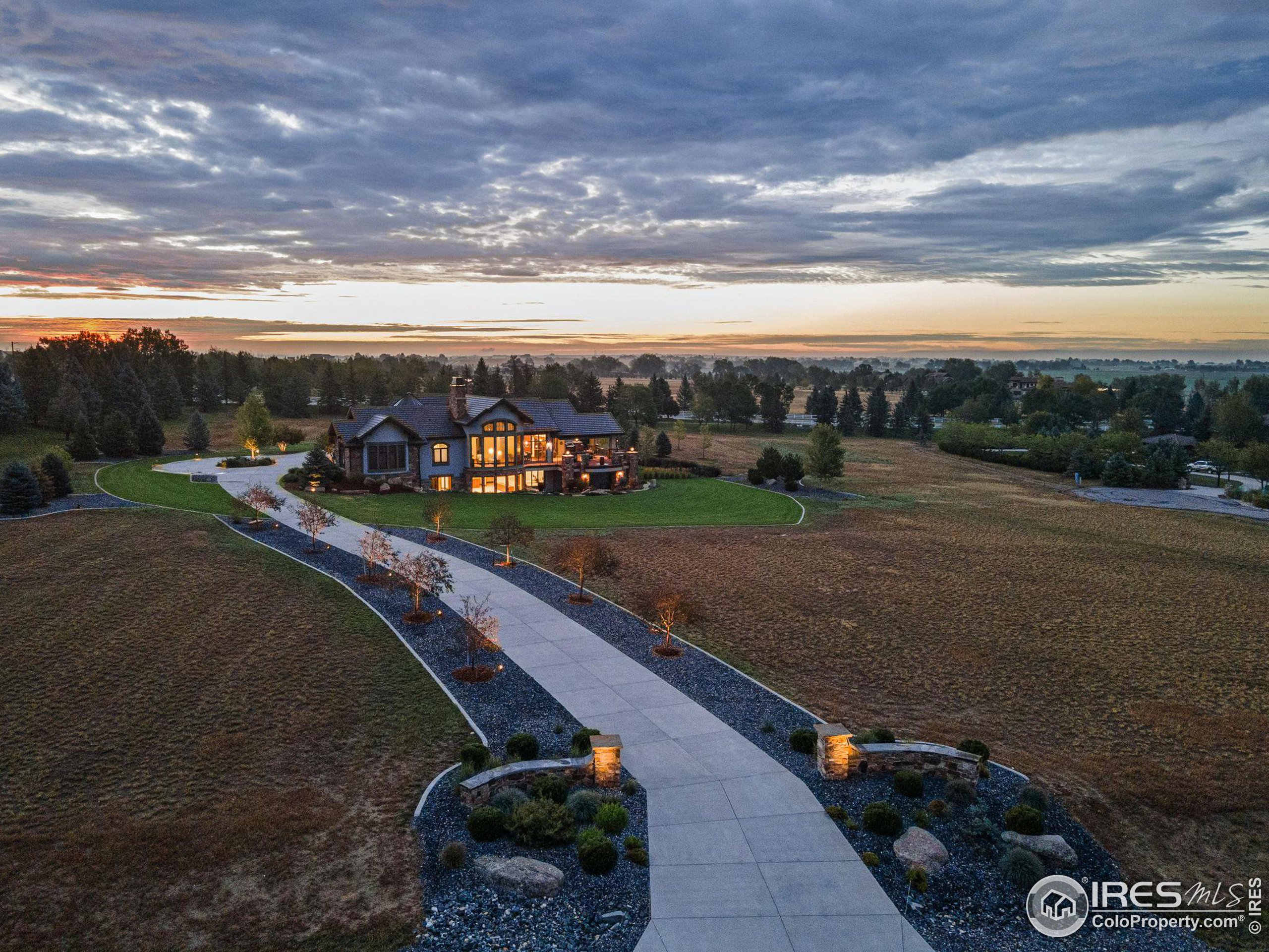 9545 Crystal Ln
