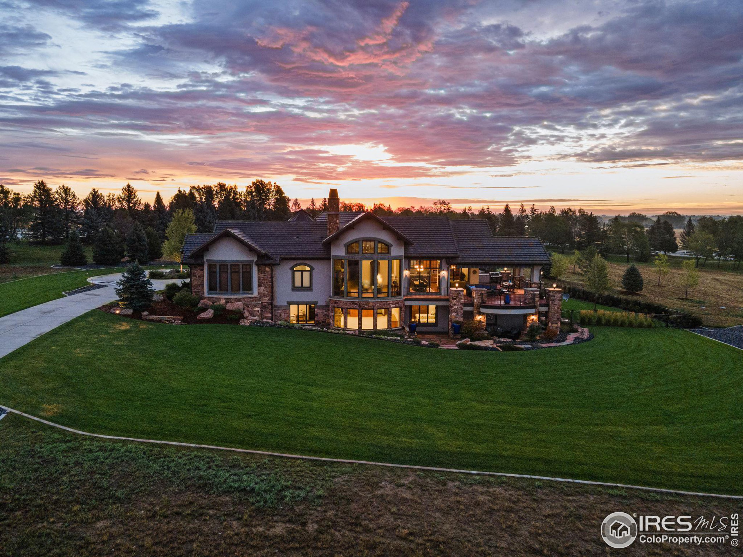 9545 Crystal Ln