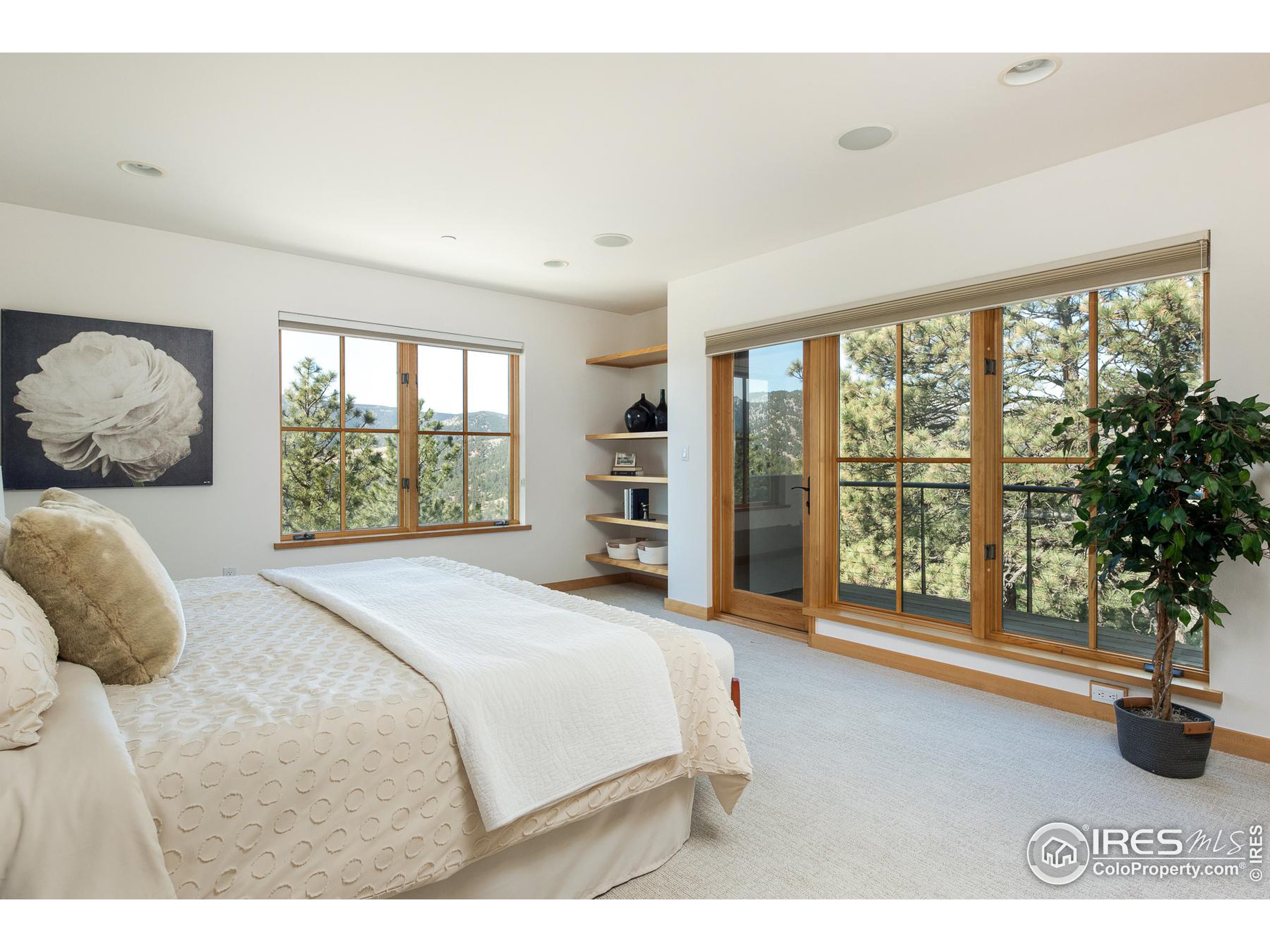 2358 Sunshine Canyon Dr