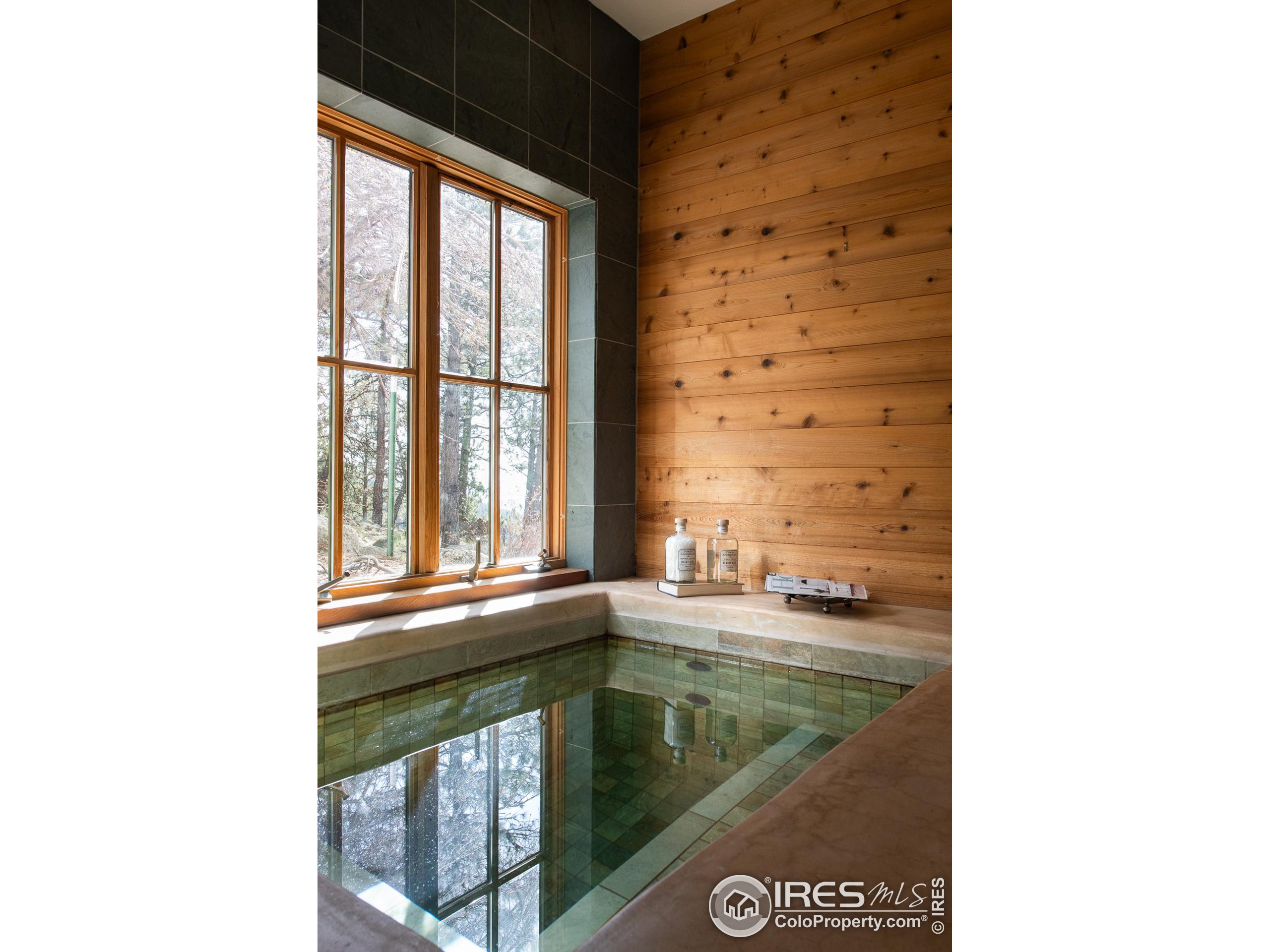 2358 Sunshine Canyon Dr