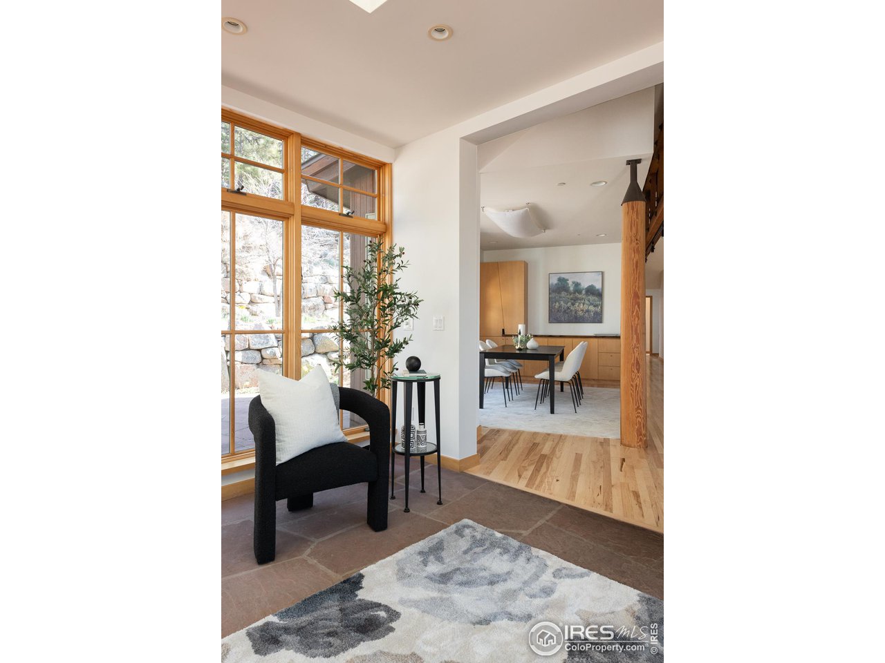 2358 Sunshine Canyon Dr