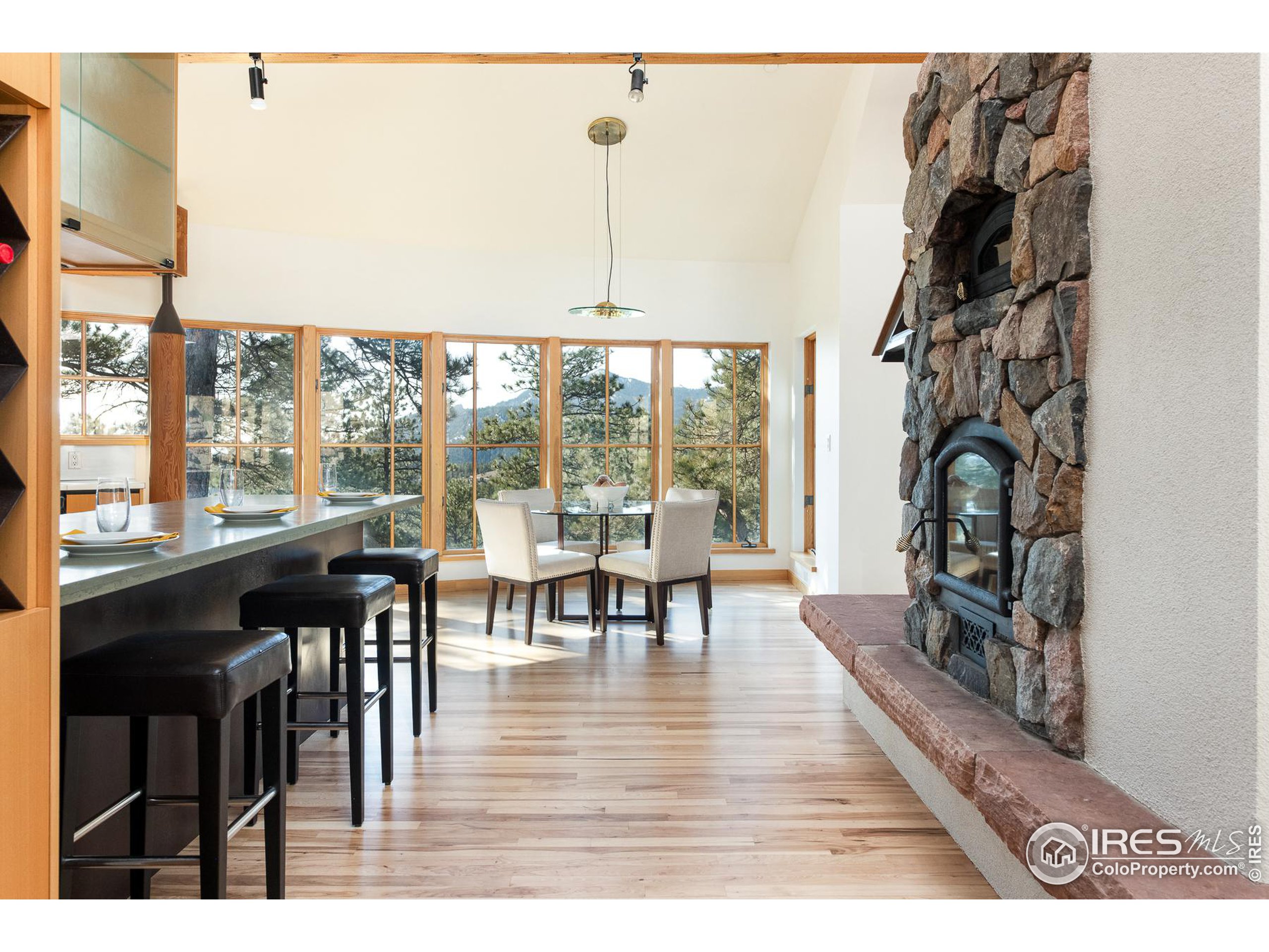 2358 Sunshine Canyon Dr