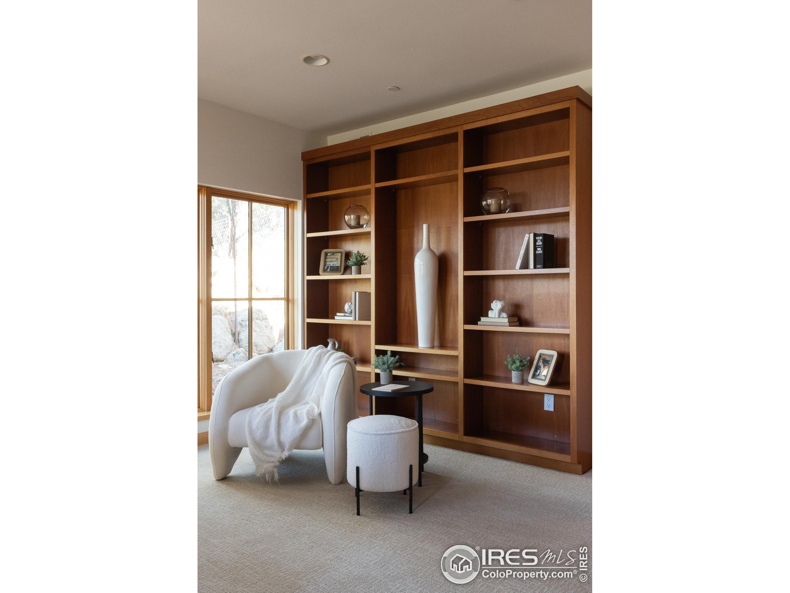 2358 Sunshine Canyon Dr