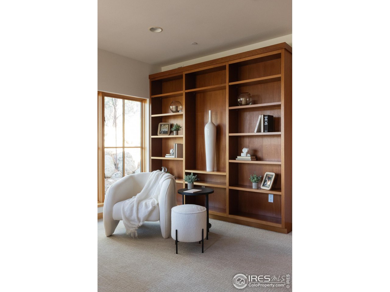 2358 Sunshine Canyon Dr