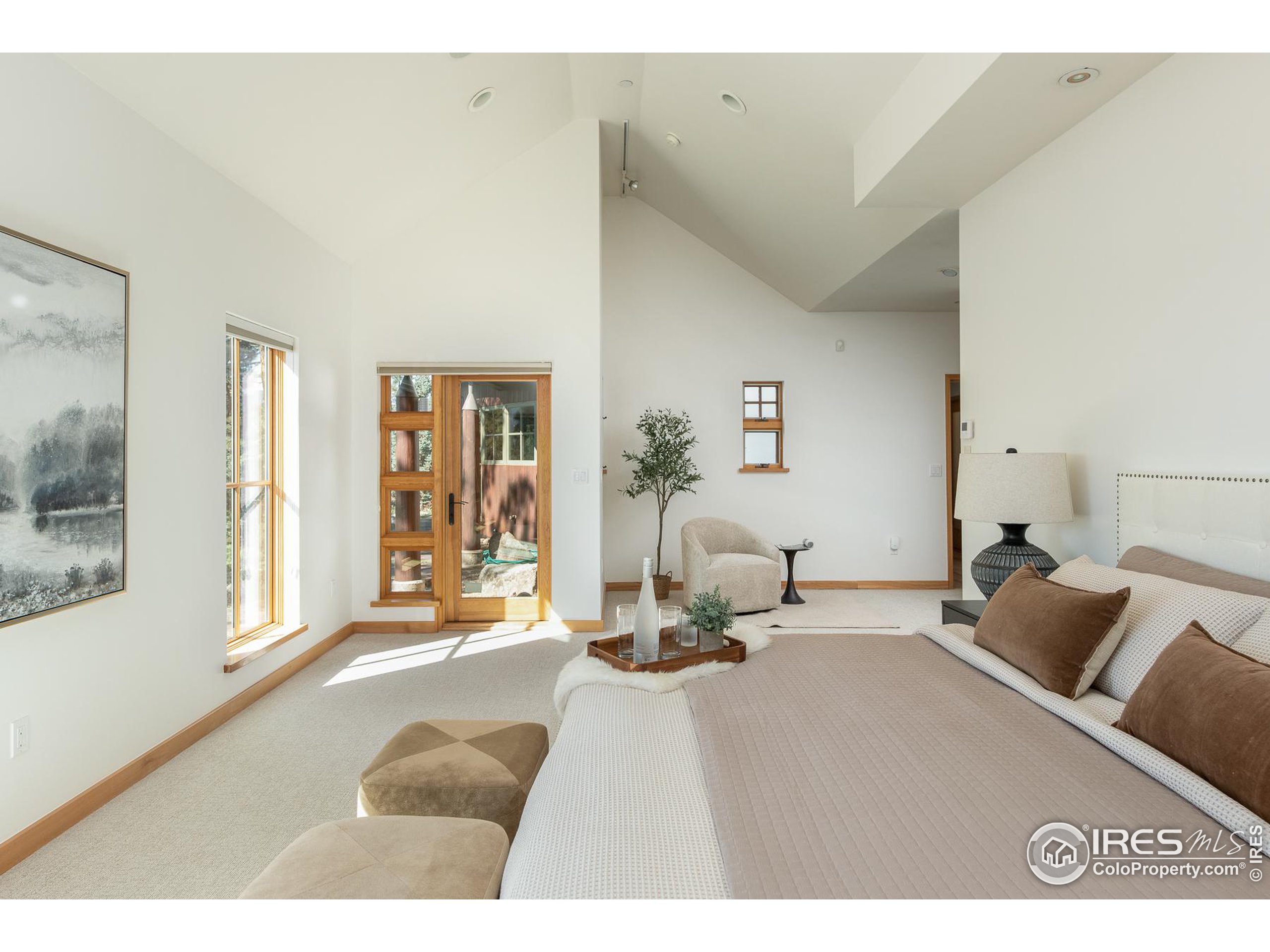 2358 Sunshine Canyon Dr