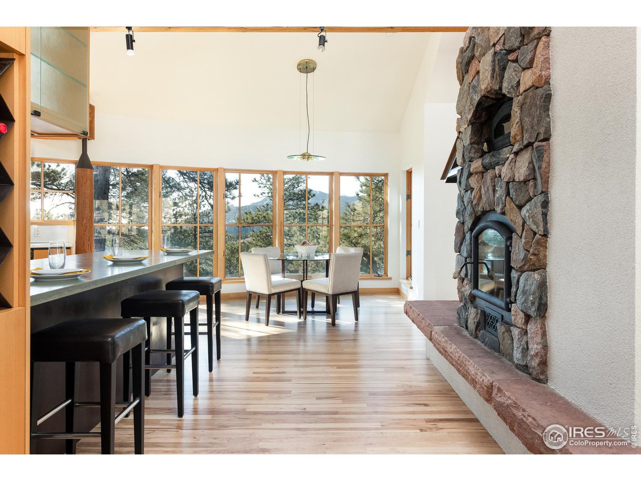 2358 Sunshine Canyon Dr