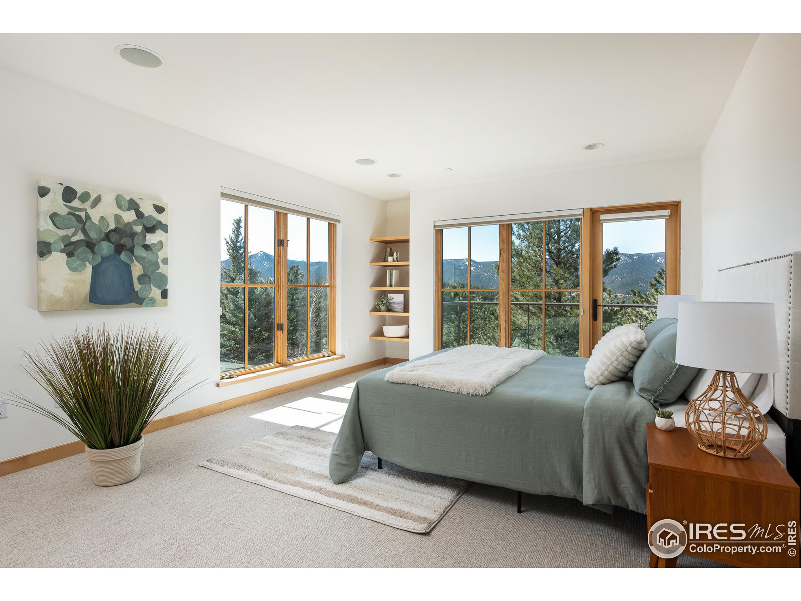 2358 Sunshine Canyon Dr