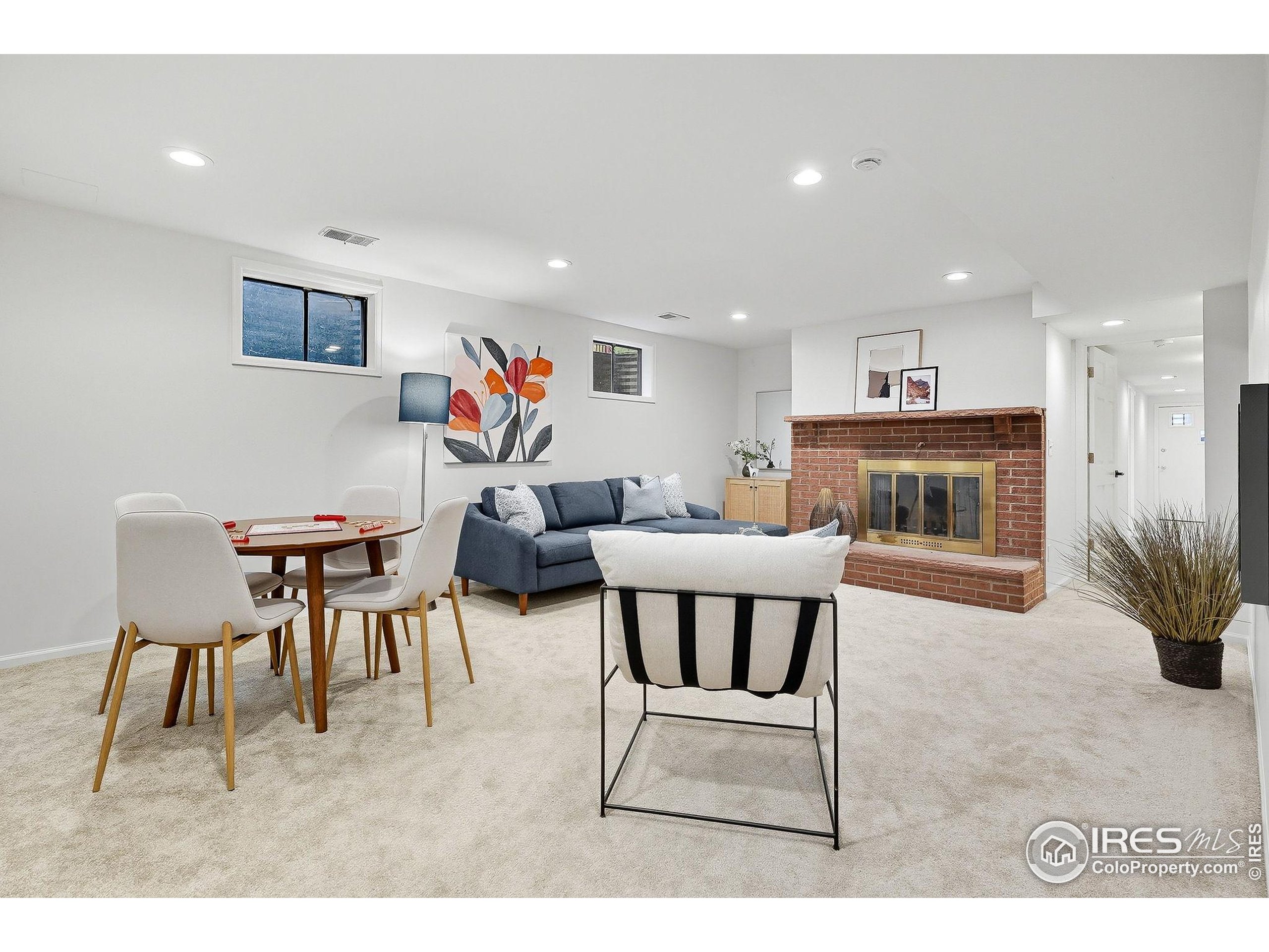 545 Mapleton Ave