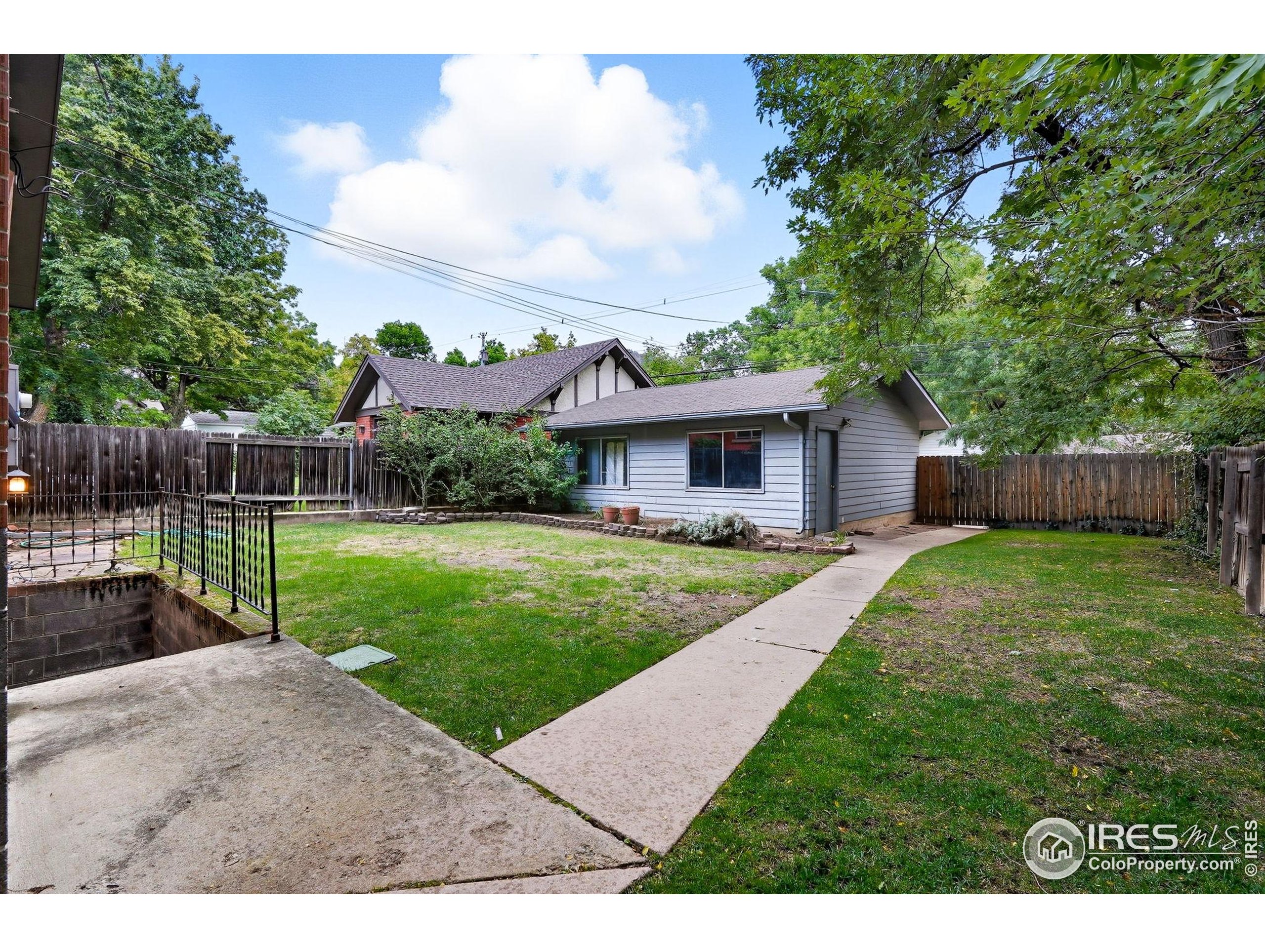 545 Mapleton Ave