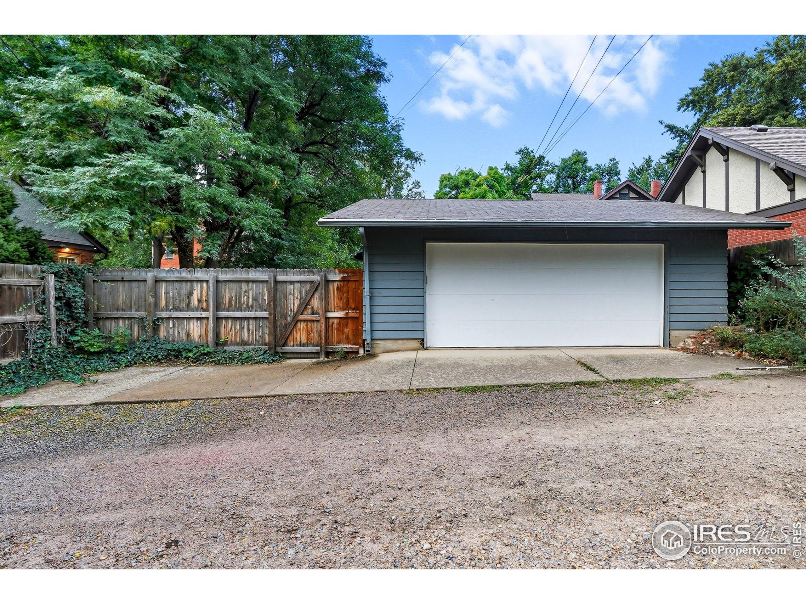 545 Mapleton Ave