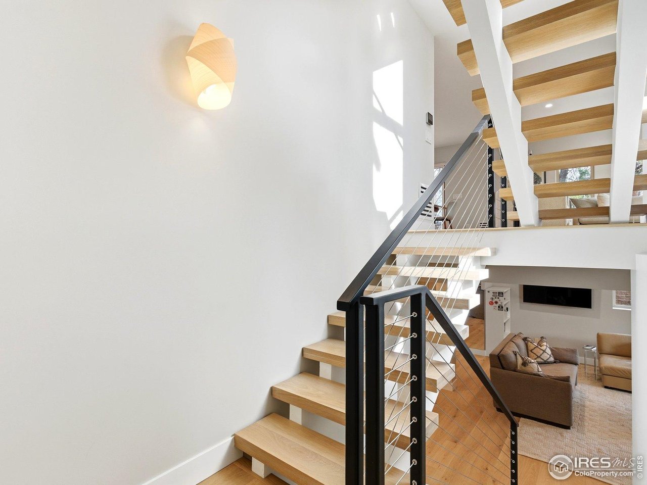 3716 Wonderland Hill Ave