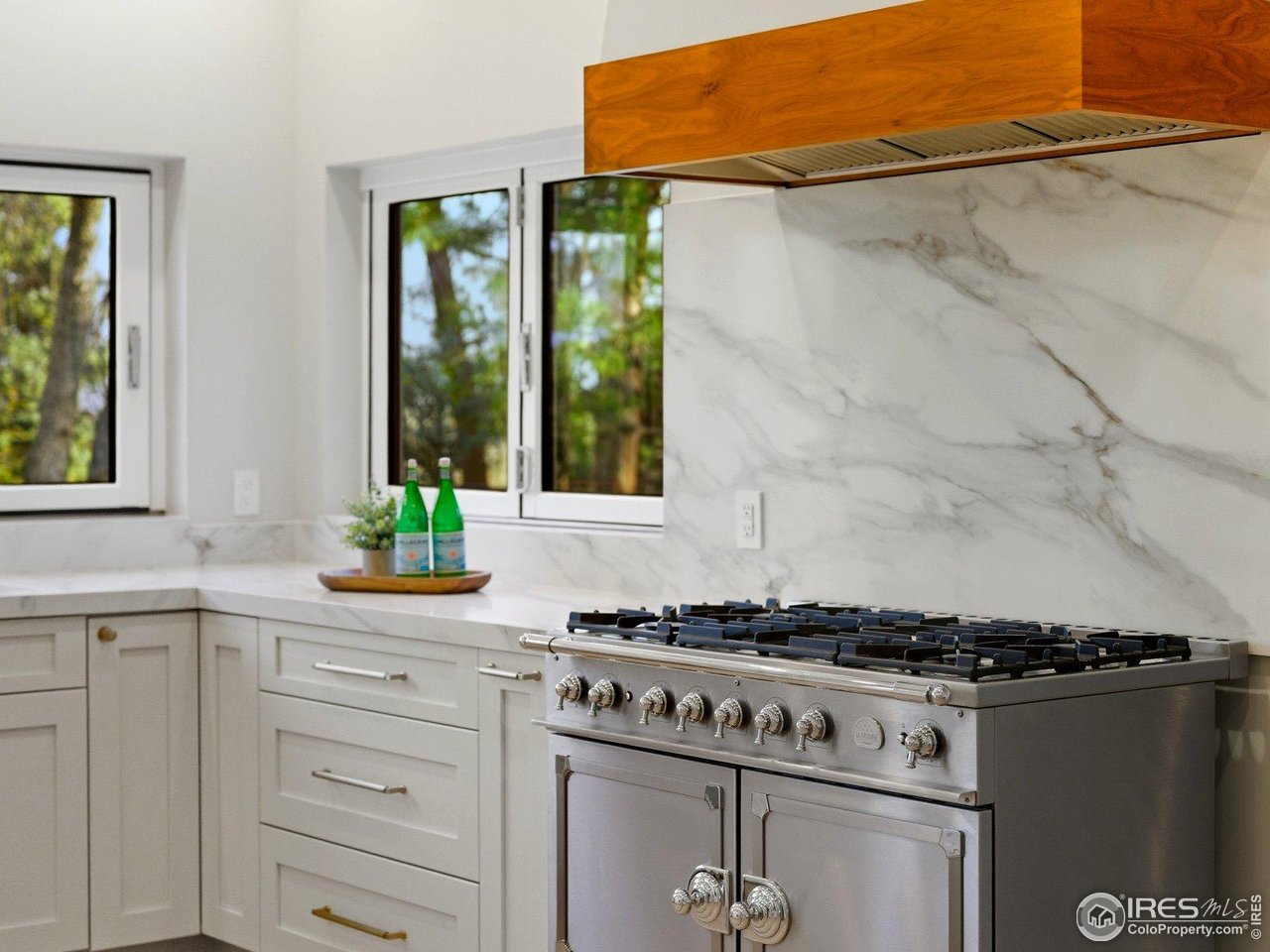 3716 Wonderland Hill Ave