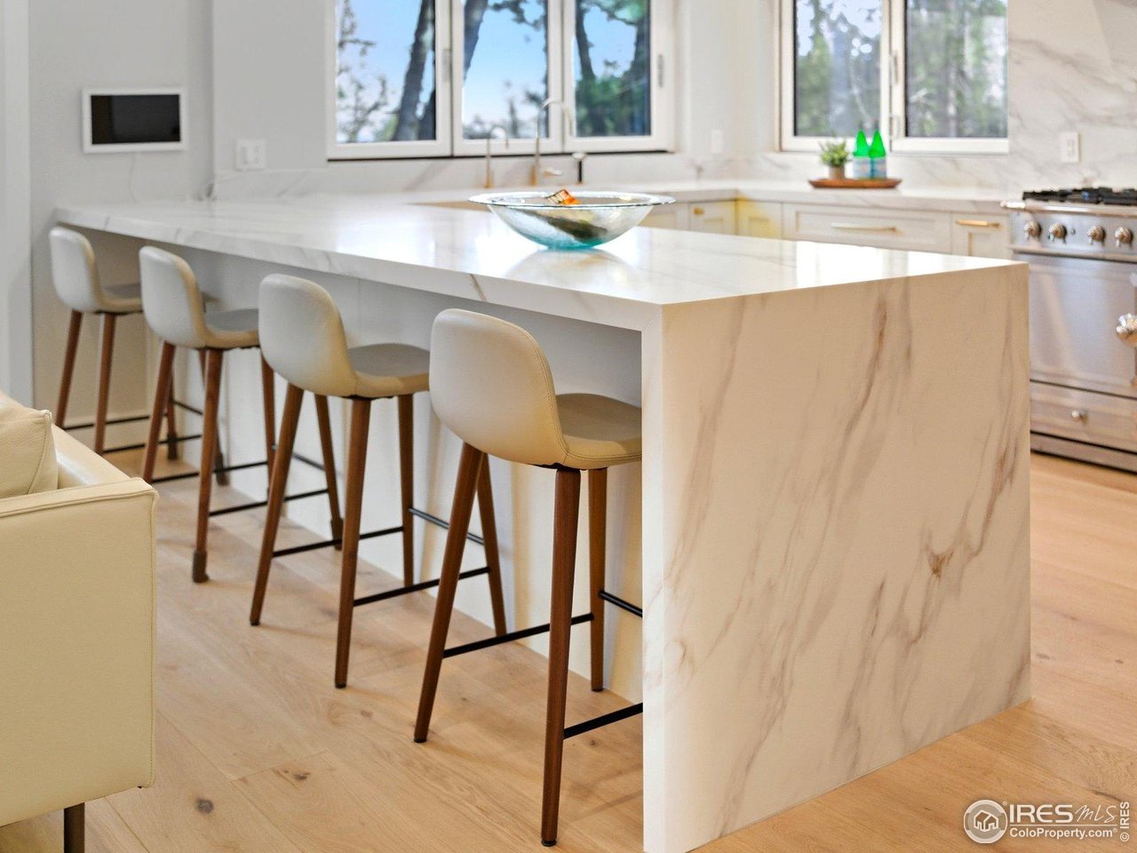 3716 Wonderland Hill Ave