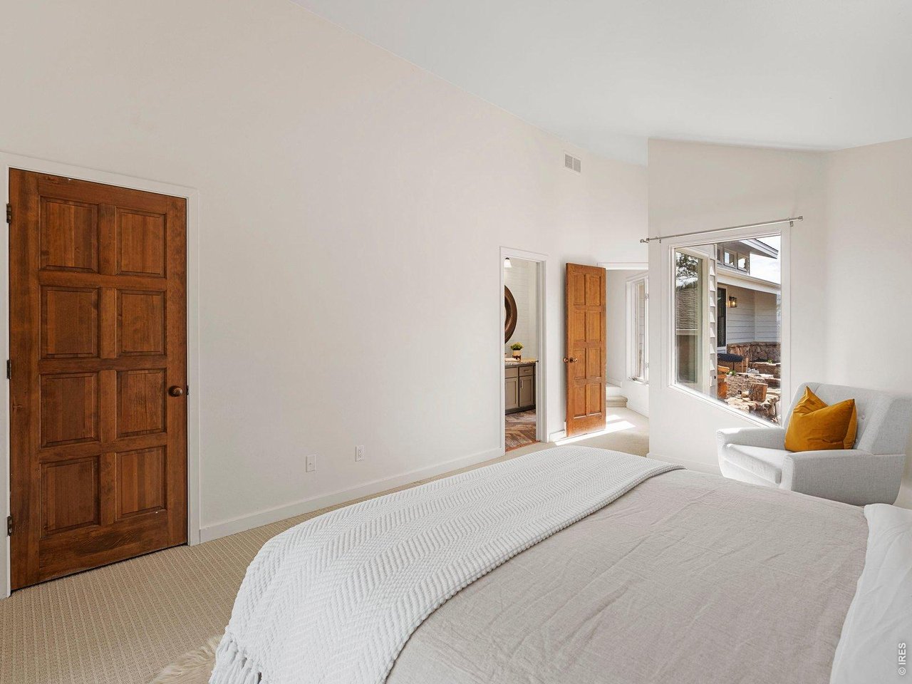 4300 Sunshine Canyon Dr