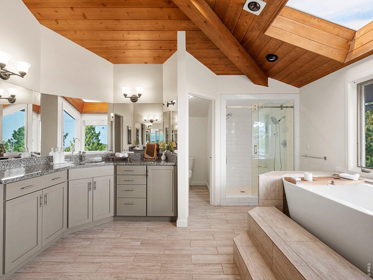 4300 Sunshine Canyon Dr