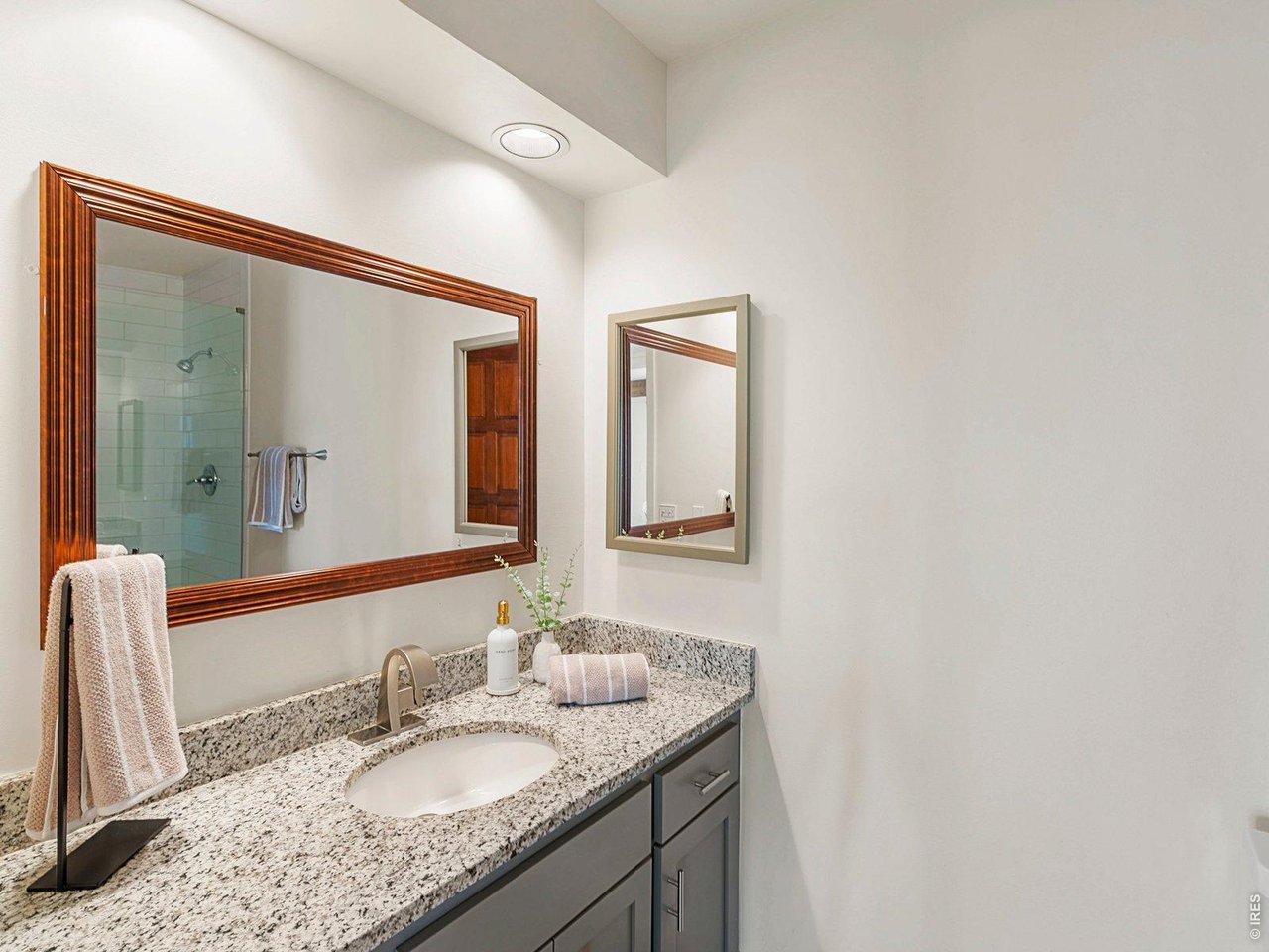 4300 Sunshine Canyon Dr