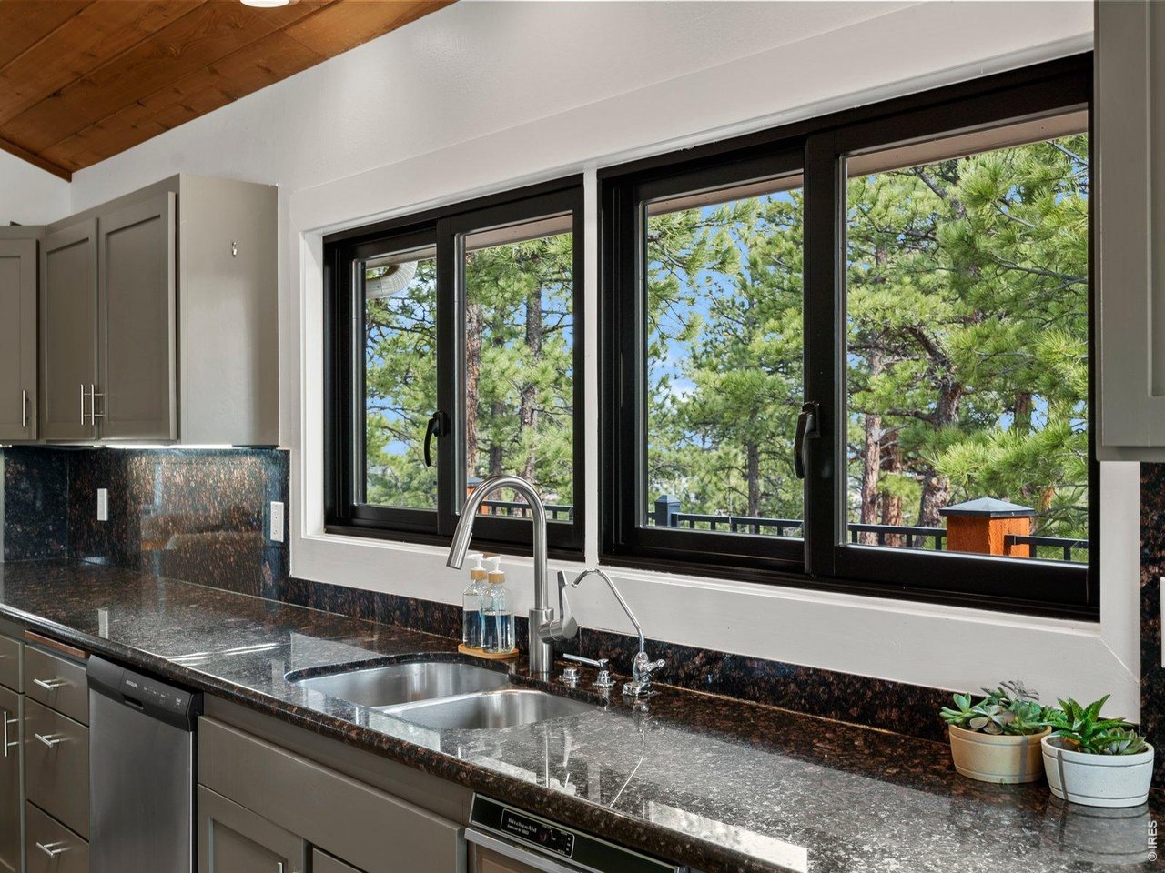 4300 Sunshine Canyon Dr