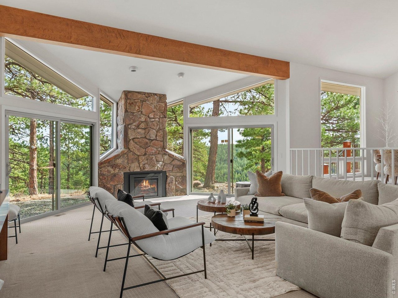 4300 Sunshine Canyon Dr