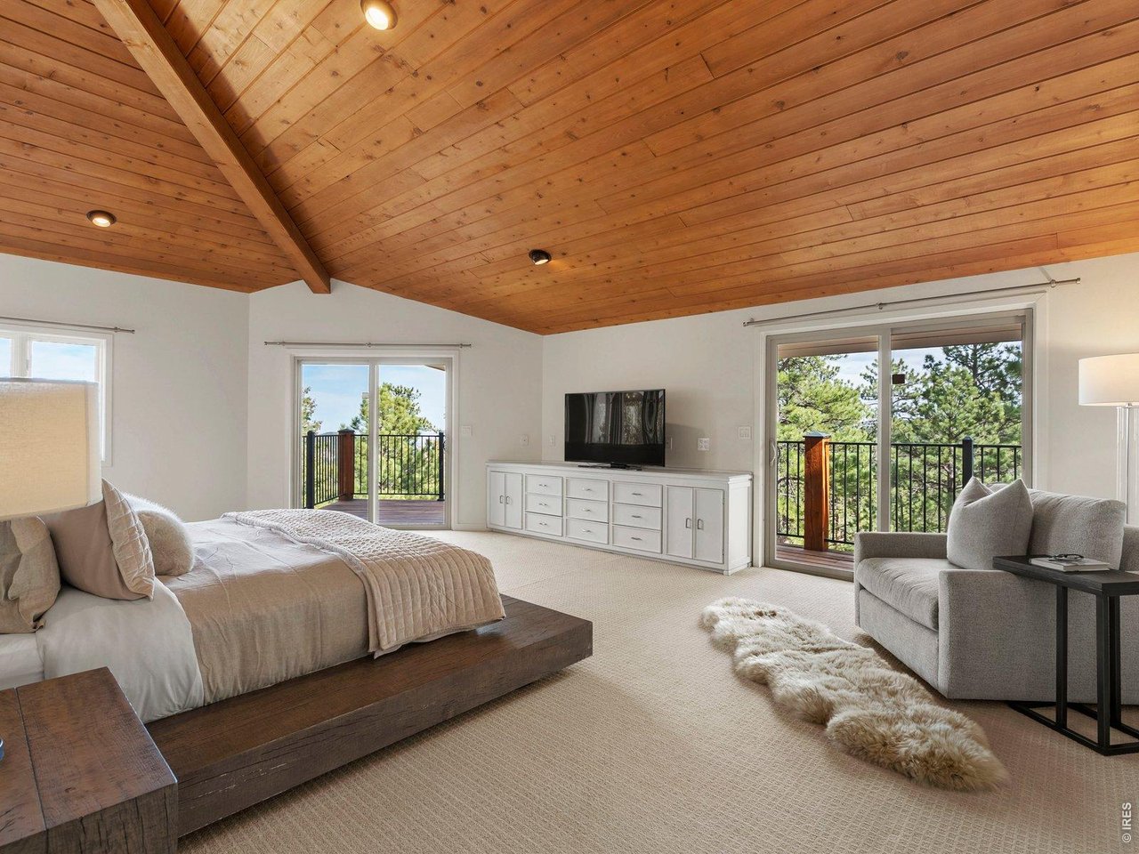 4300 Sunshine Canyon Dr