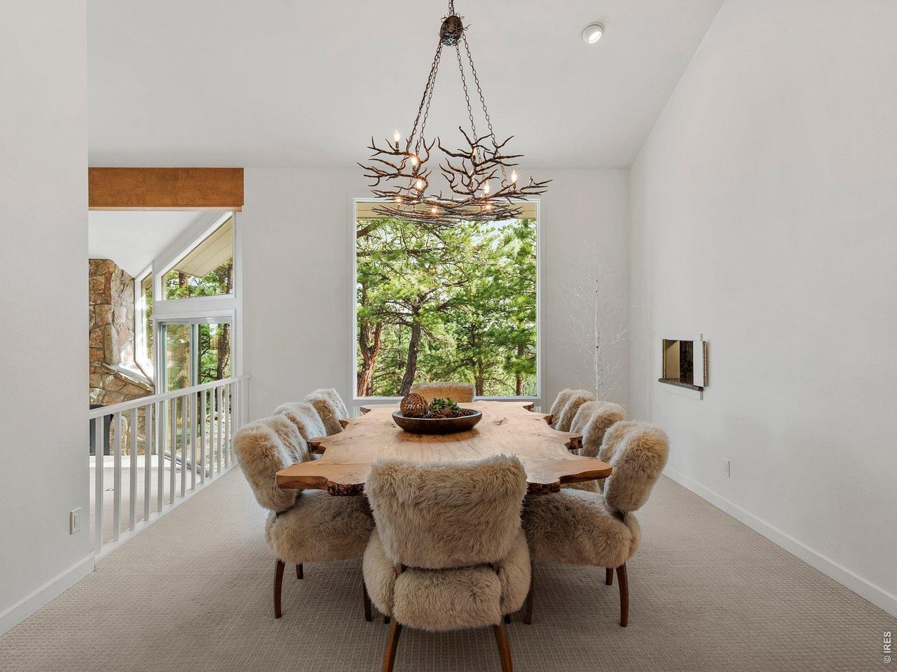 4300 Sunshine Canyon Dr