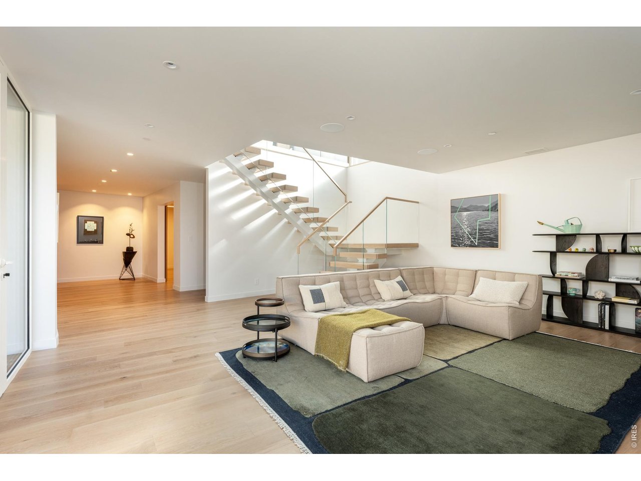 1750 Sunset Blvd