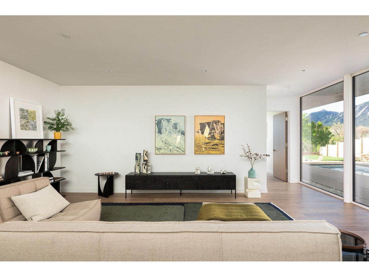 1750 Sunset Blvd