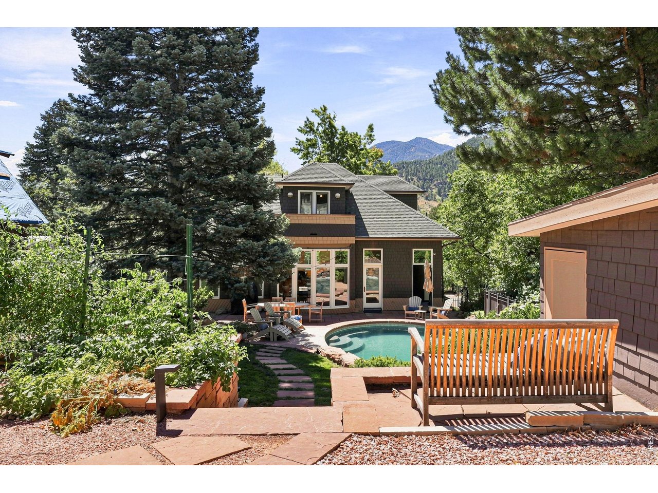 403 Mountain View Rd