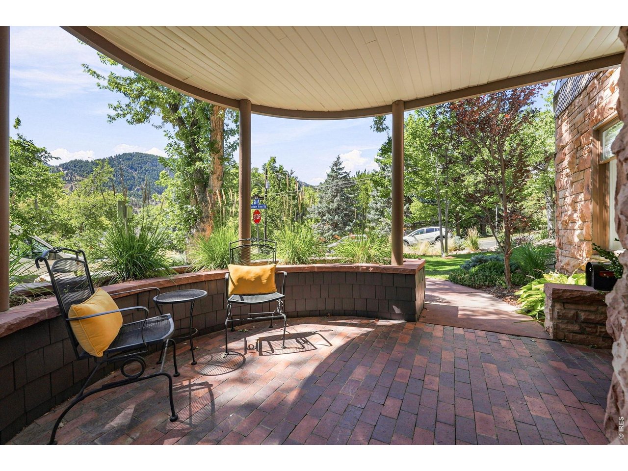 403 Mountain View Rd