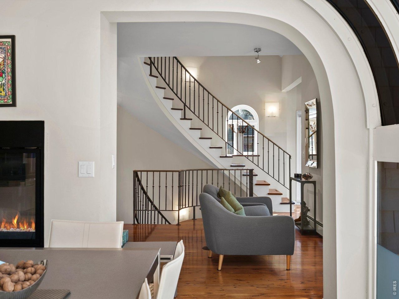 403 Mountain View Rd