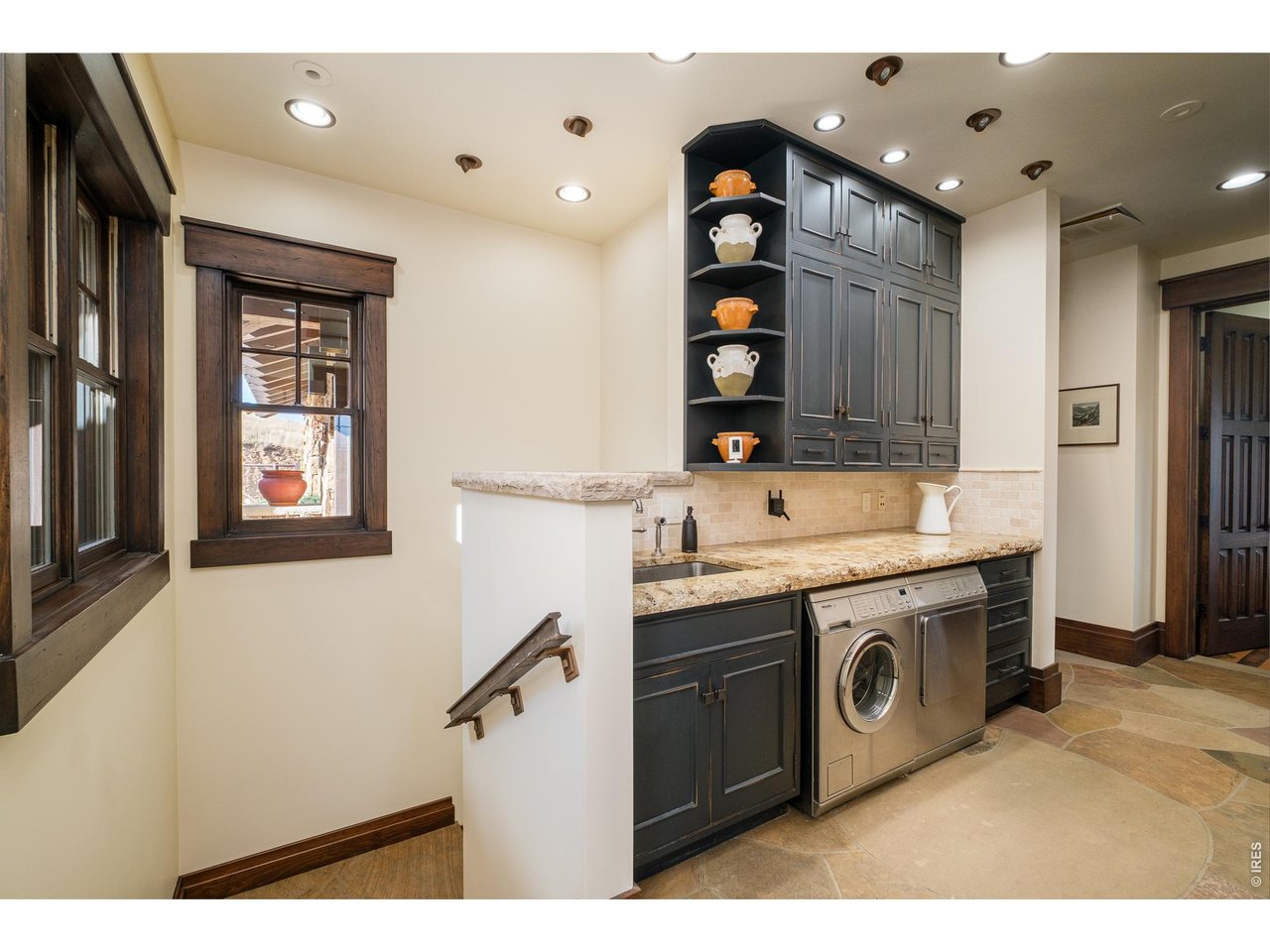 307 Labelle Rd