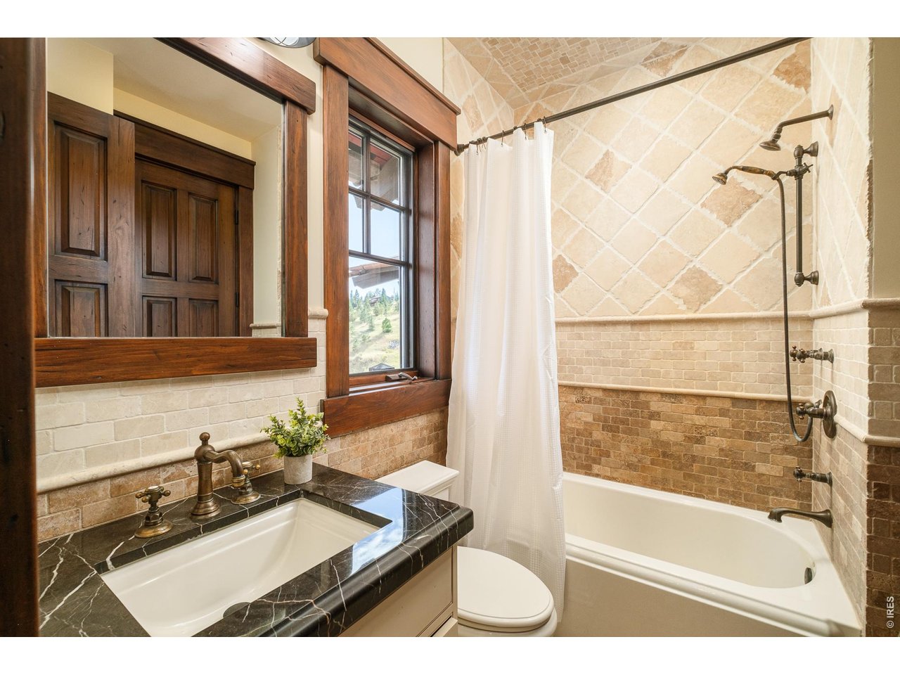 307 Labelle Rd