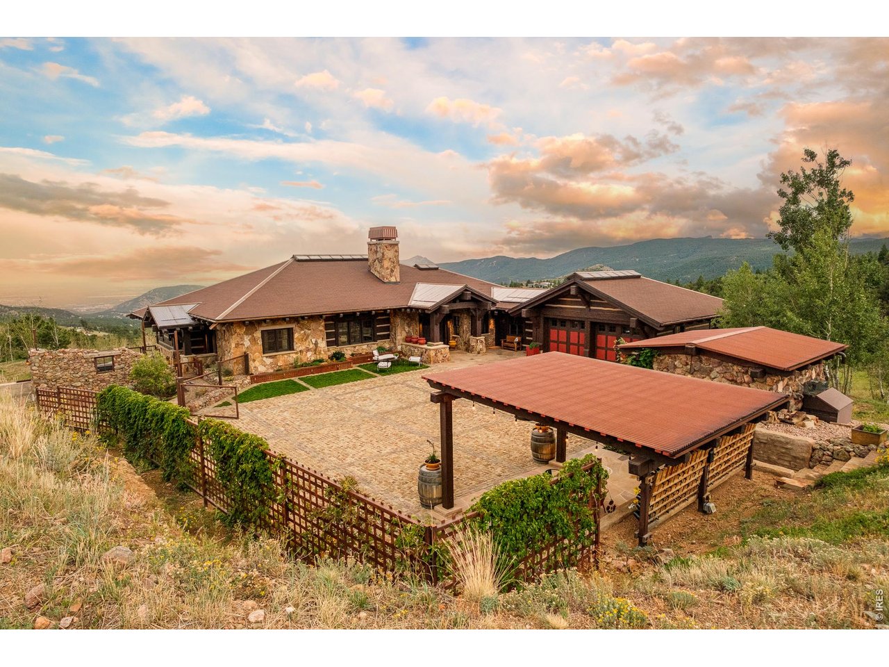 307 Labelle Rd