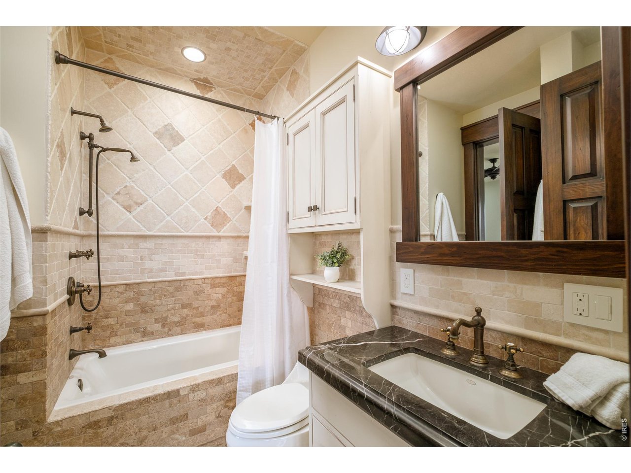 307 Labelle Rd