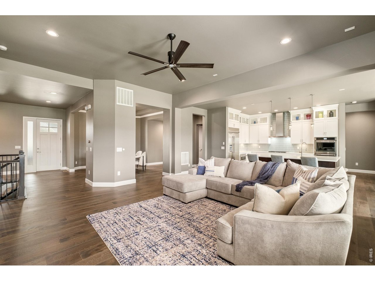 2309 Picadilly Cir