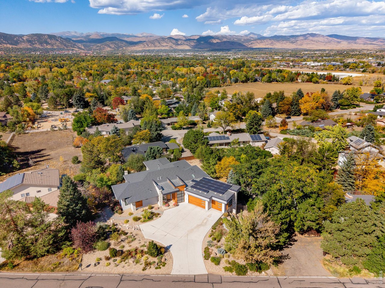 975 Westview Dr